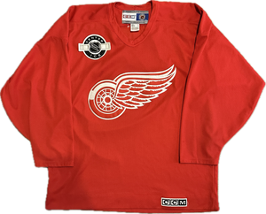 Vintage Detroit Red Wings NHL Hockey Training Jersey (M)