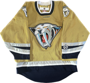 Vintage Nashville Predators NHL Hockey Jersey (L)